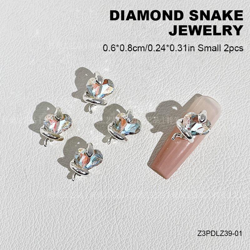 

Новогодний дизайн ногтей «Бриллиантовая змея» 2025: Милый 3D мультяшный дизайн