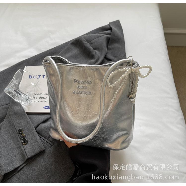 Silver Bag Women's 2025 New Trendy Fashion Popular High-end Shoulder Bag Red Super Fire Commuter Bucket Bag