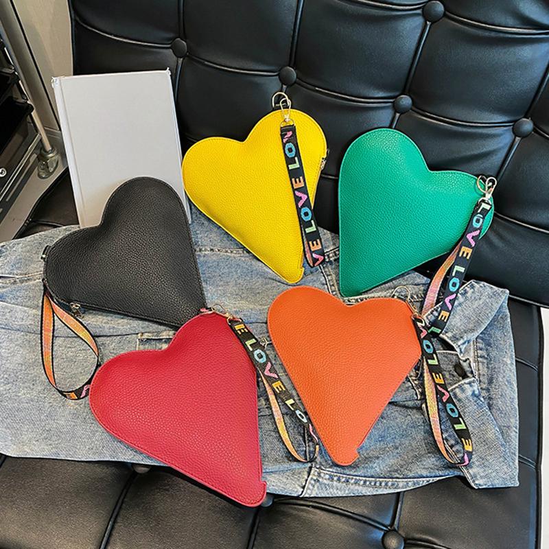 Yogodlns Mini plic de modă în formă de inimă pentru femei, portofel de monede colorat bomboană cu brățară de mână, suport elegant cu fermoar pentru carduri și plic pentru chei