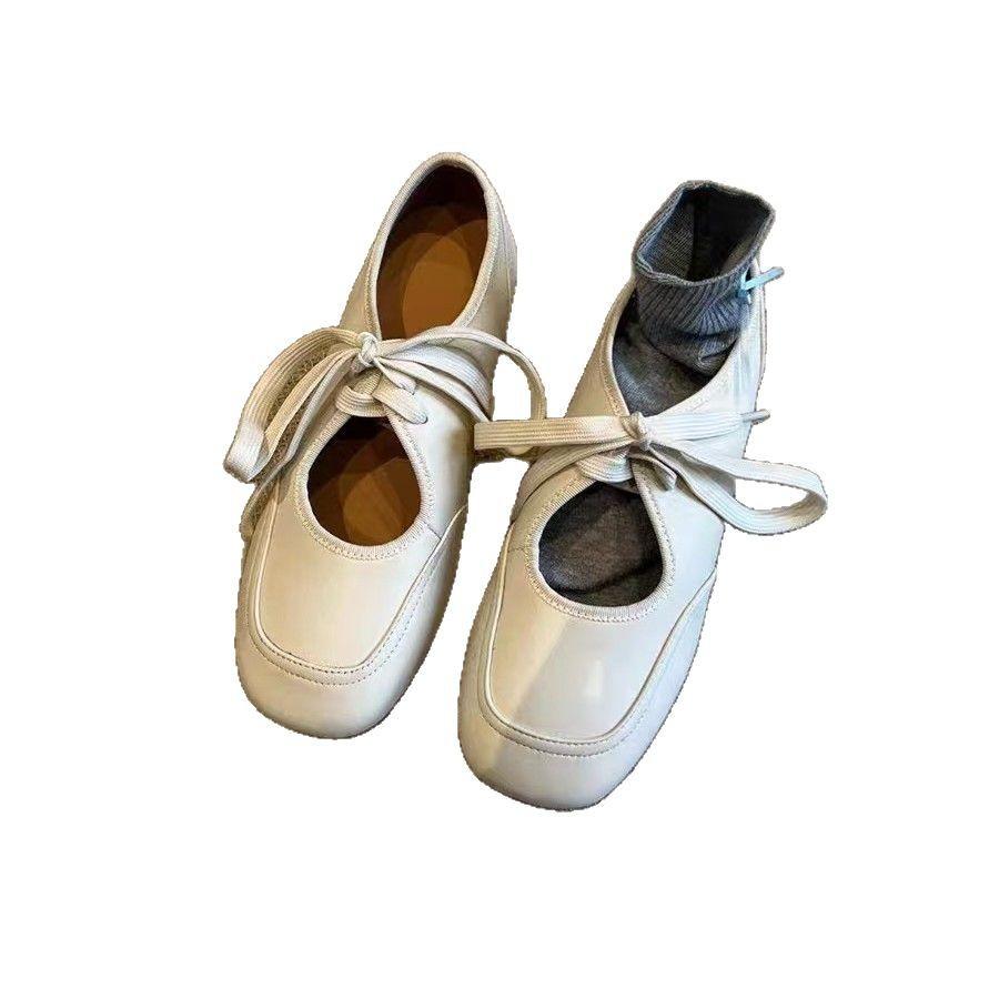 

Spot 2025 super fire small leather shoes women s French round head single shoes lace-up commuting comfortable flat Mary Jane shoes 40