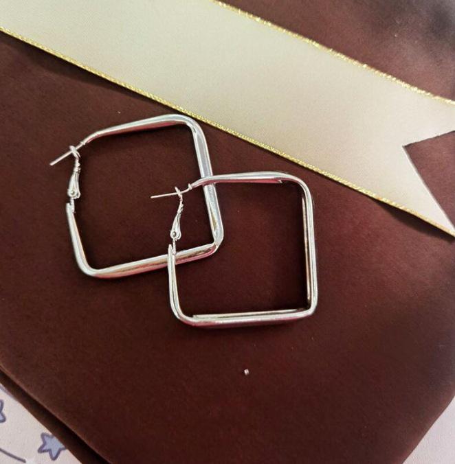 Bold Metal Circle Stud Earrings for Women – Statement Ear Cuff Hoop Jewelry