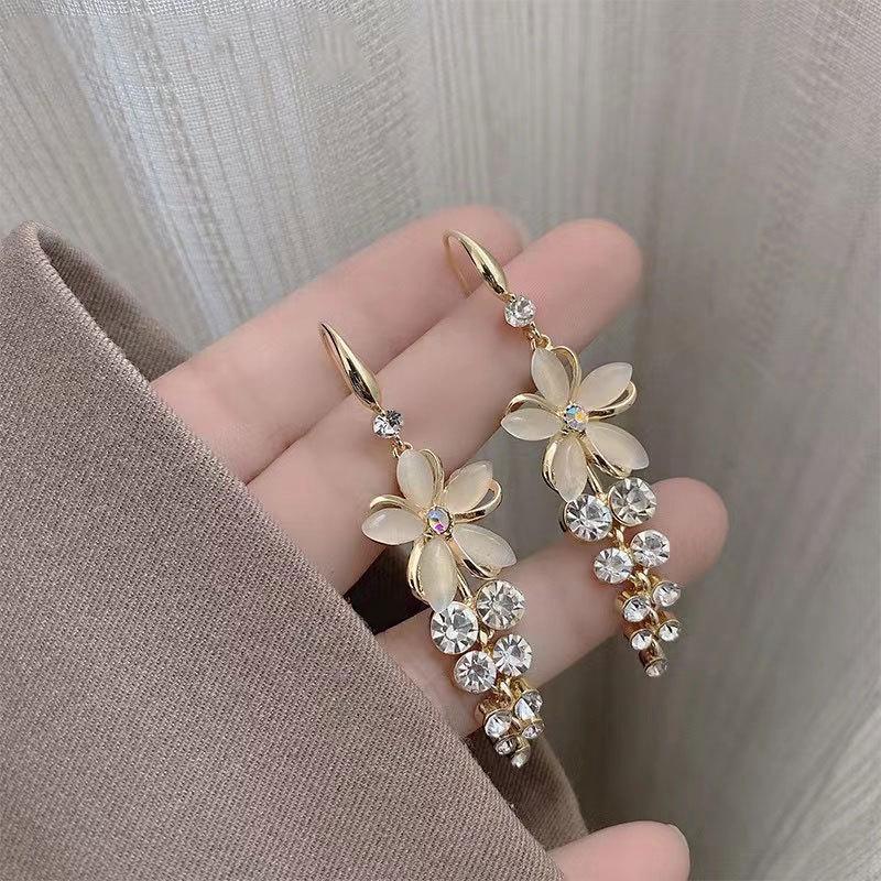 Trendy 2024 Korean Tulip Flower Earrings: Stylish High-End Design for Women