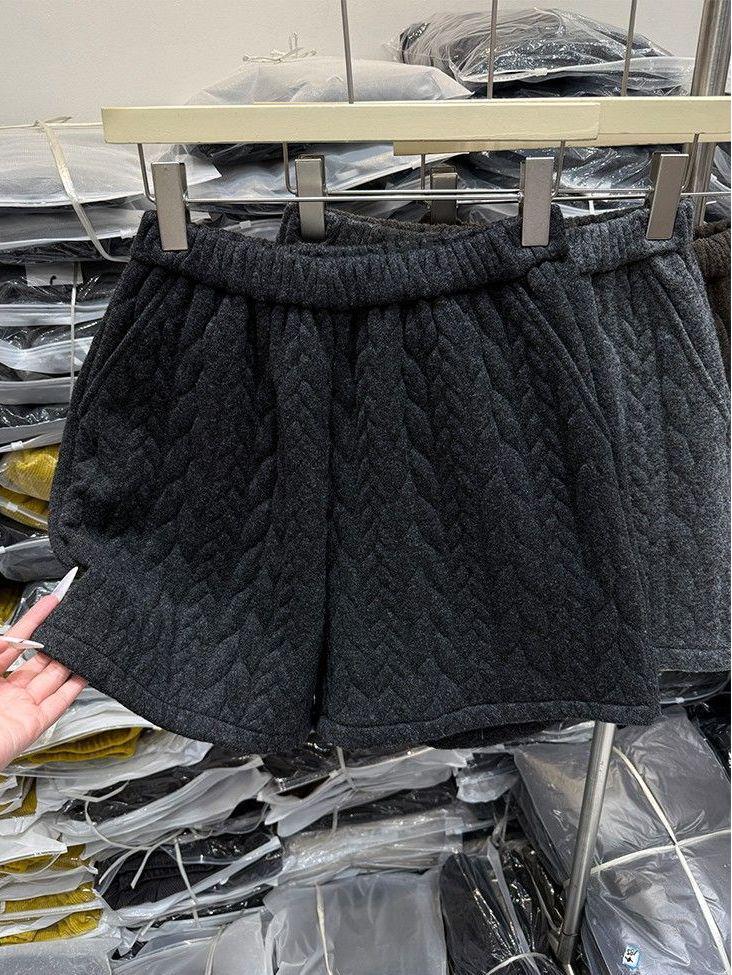 

2025 Winter Women s Retro Korean Cable Knit High-Waisted Bootcut Shorts Medium чёрный