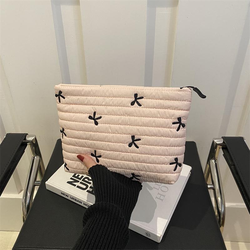 Ins Bow Embroidered Cosmetic Bag Large Capacity Zipper Makeup Bag Wash Bags Travel Oxford Cloth Clutch Bag For Girls Women