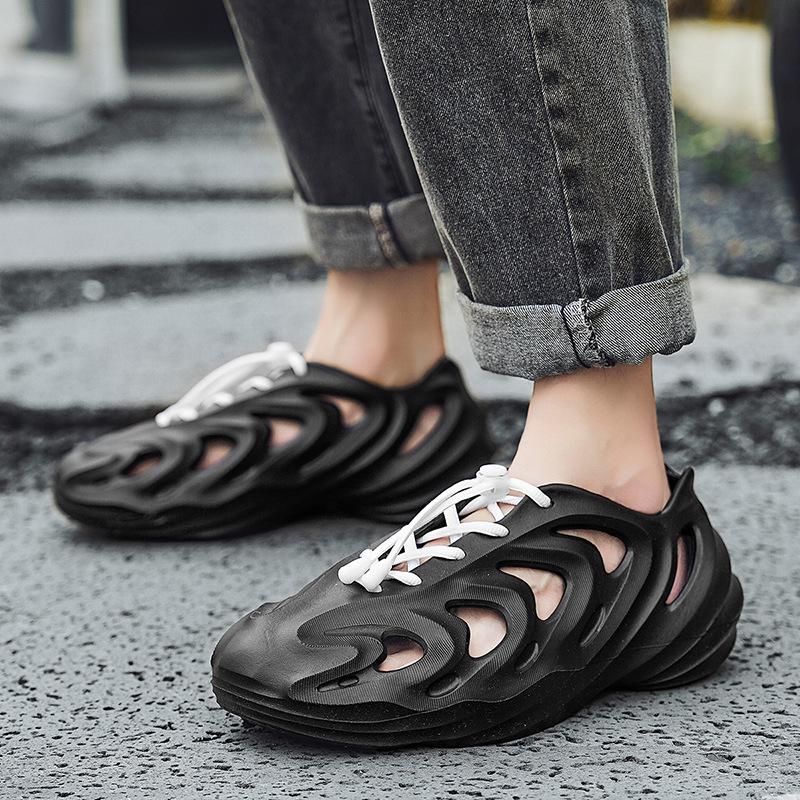 2026 Men's Summer Closed-Toe Lace-Up Beach Sandals
