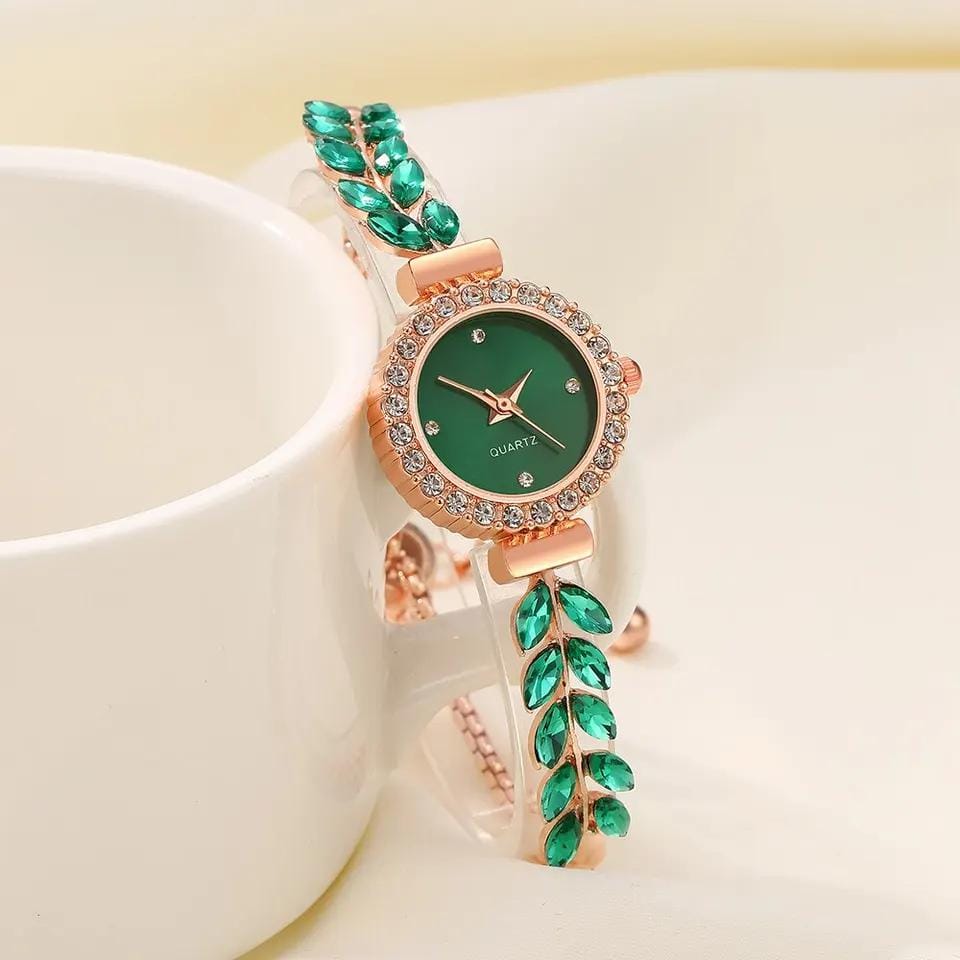 Women's High Appearance Level Simple Diamond Point Dial with Diamond Rice Rice Steel Band Quartz Watch + Bracelet Jewelry Set.