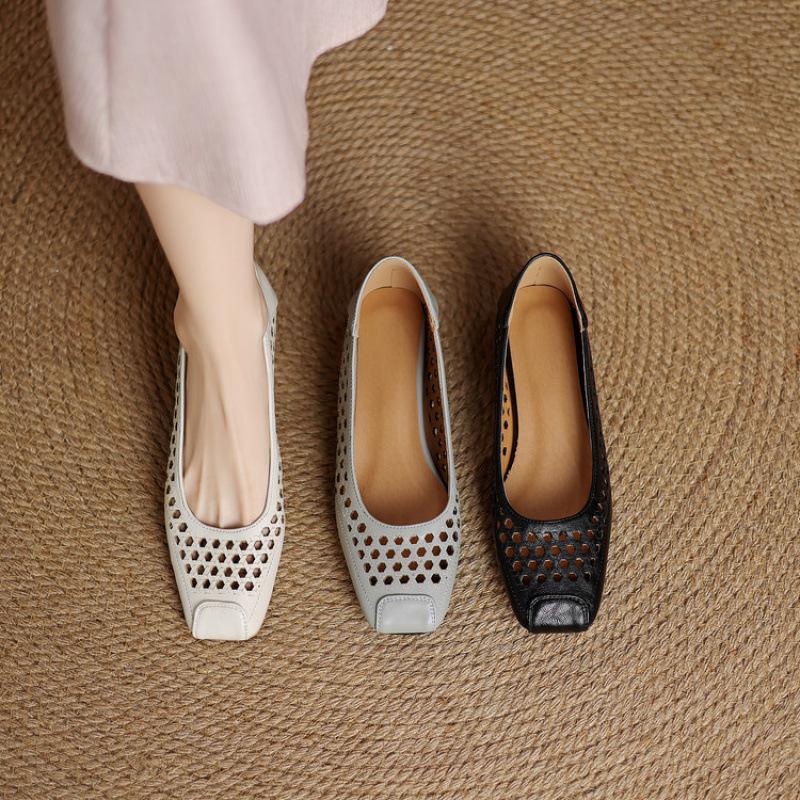 New Summer Casual Flat-soled Sandals, Shallow-mouth Hollowed-out Rubber Soft-soled Feet, One Pedal, Low-heeled Size Sandals
