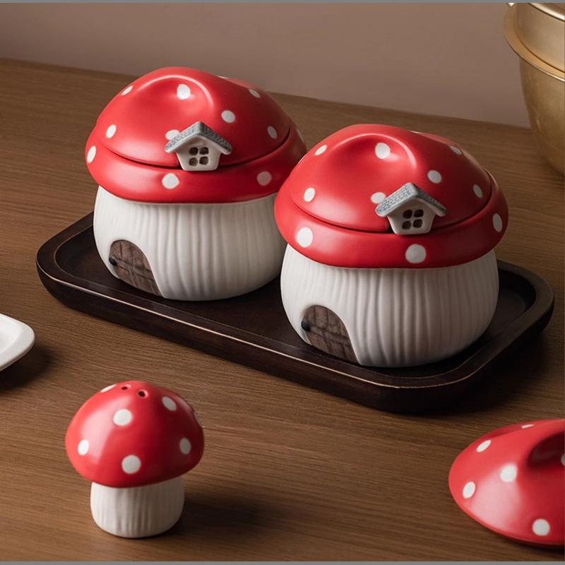 Ceramic Red Mushroom Seasoning Jar Set Kitchen Ceramic Salt Sugar Jar Soy Sauce Vinegar Bottle Home Ceramic Spice Box with Spoon