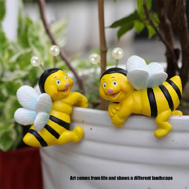 2Pieces Cute Climbing Bees Resin Pot Huggers Figurines for Personalizing Garden Patios Balconies and Home Decoration