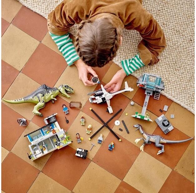 LEGO Jurassic World 76949 Нападение динозавров Гиганотозавра и Теризинозавра
