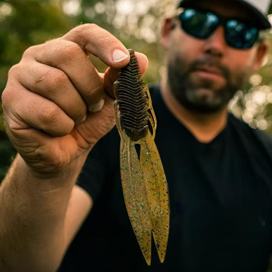 

Fishing Lure Oversized Soft Bait Realistic Vibrant Color Compact Portable Artificial Fishing Bait with Twin Ridge Tails жовтий