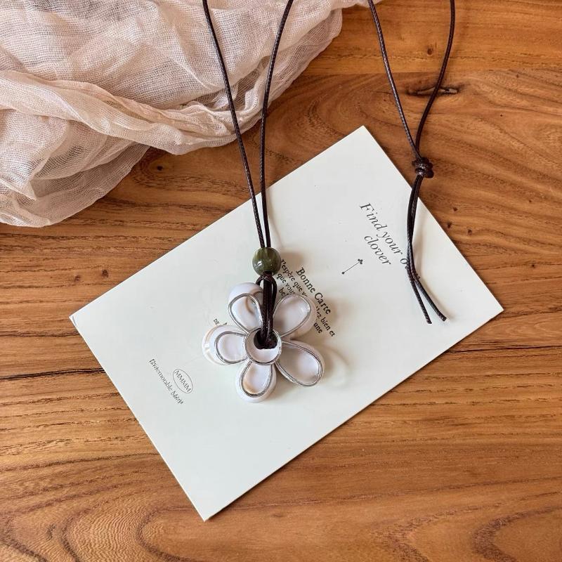 Trendy Resin Flower Pendant Long Rope Chain Necklace For Women Summer Travel Vacation Aesthetic Charm Jewelry Accessories