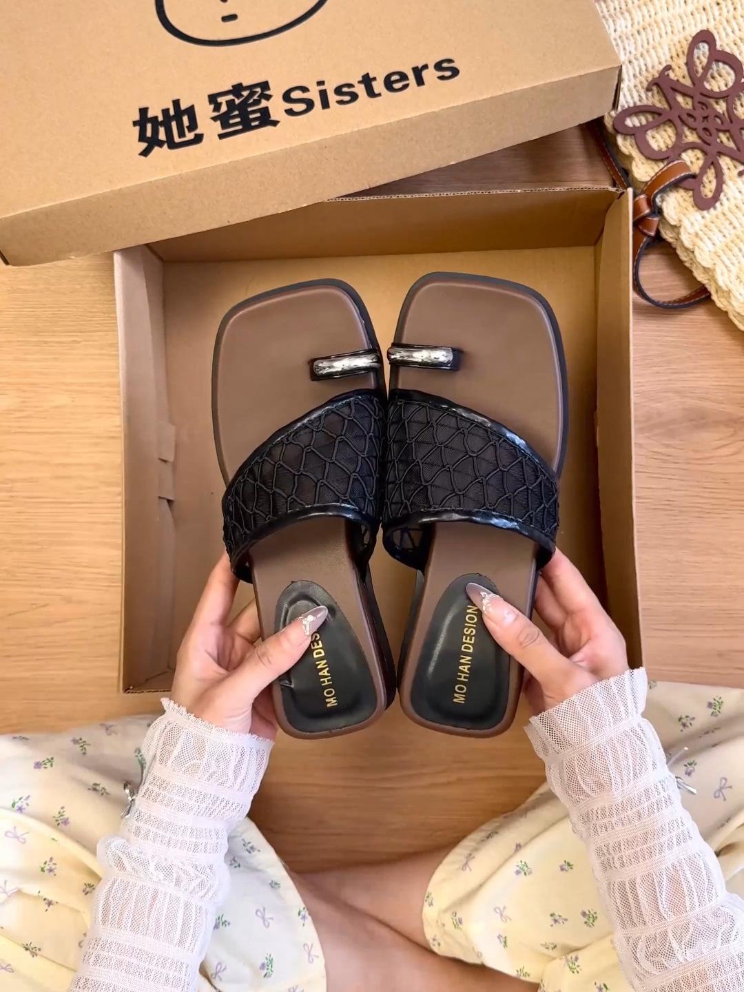 

Niche design set, toe slope heel slippers, women s 2025 summer new breathable cool slippers, wearing seaside vacation beach shoes 35