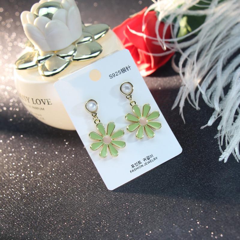 New 911 silver needle small daisy stud earrings fresh girl simple flower fairy versatile temperament earrings earrings