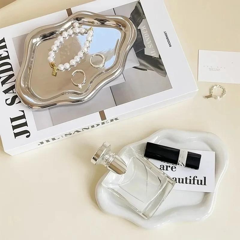 1pc Cloud Jewelry Aromatherapy Display Tray Light Luxury Entryway Key Storage Ornament Decorative Organizer for Home Decor