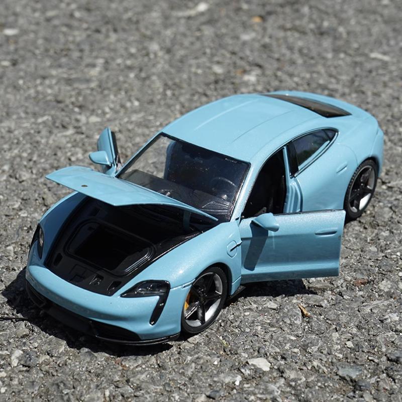 Welly 1/24 Porsche Taycan Turbo S Alloy Car Model Diecasts Metal Toy Sports Car Model High Simulation Collection Childrens Gifts