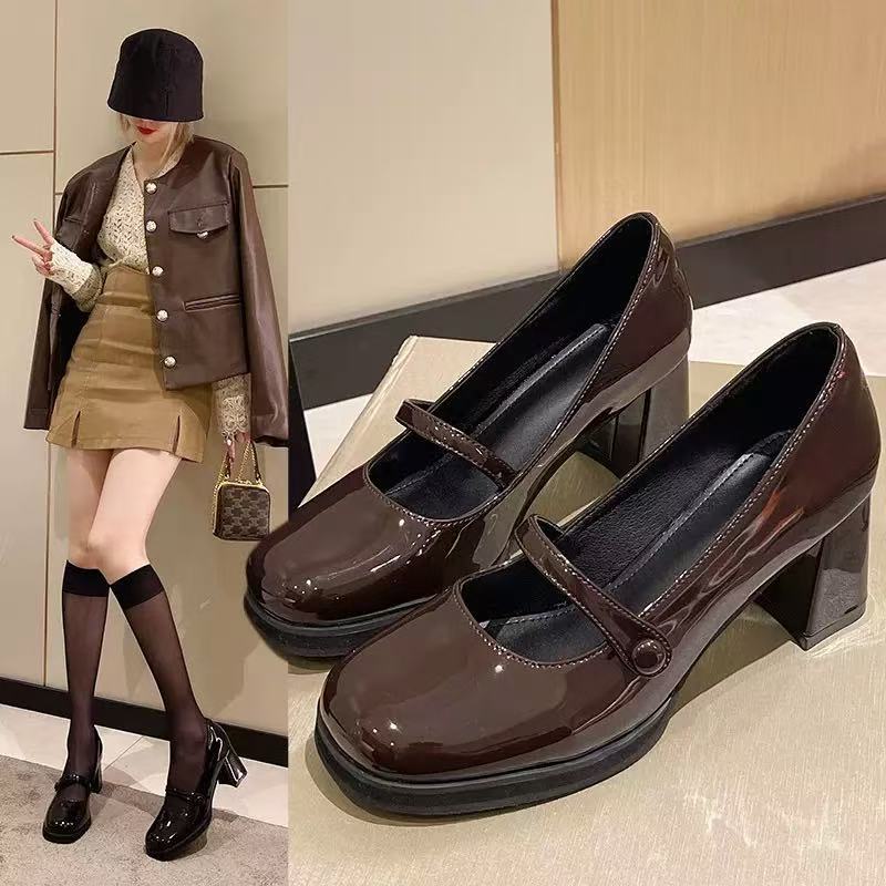 Spring and summer new French retro niche design fashionable word with square head high heel Mary Jane single shoes women