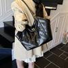 New diamond chain tote bag large capacity fashion shoulder bag loose underarm bag
