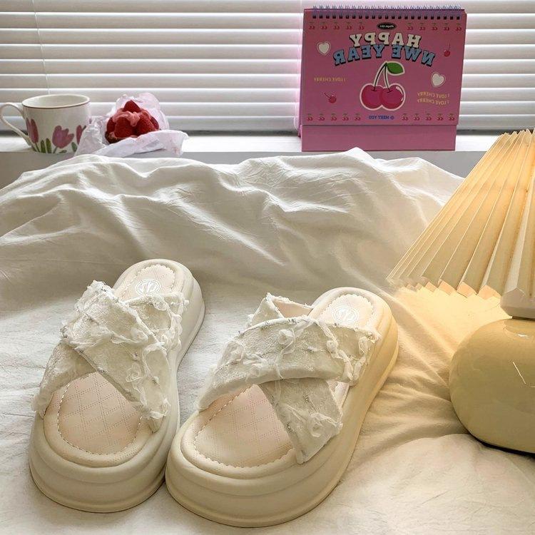 Foreign style fairy slippers female outer wear 2025 summer new one-pedal flower cross with thick-bottomed beach cool slippers