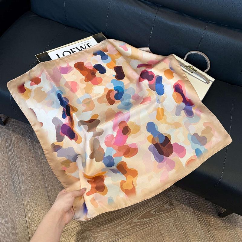 Fashion Black and White Printing Temperament Square Scarf Imitation Silk Korean Version Decorative Scarf Scarf Professional Decorative Shawl Silk Scar