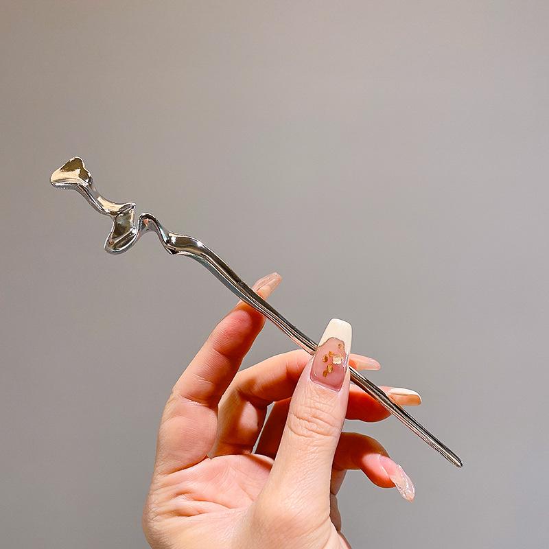 Elegant Retro Tassel Hairpin for Hanfu Updo - Women's Chinese Style Metal Hair Clip