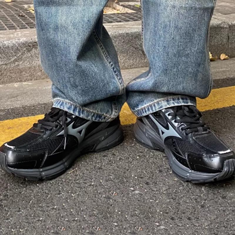 Mizuno D1GH2230-01 Unisex Running & Casual Shoes