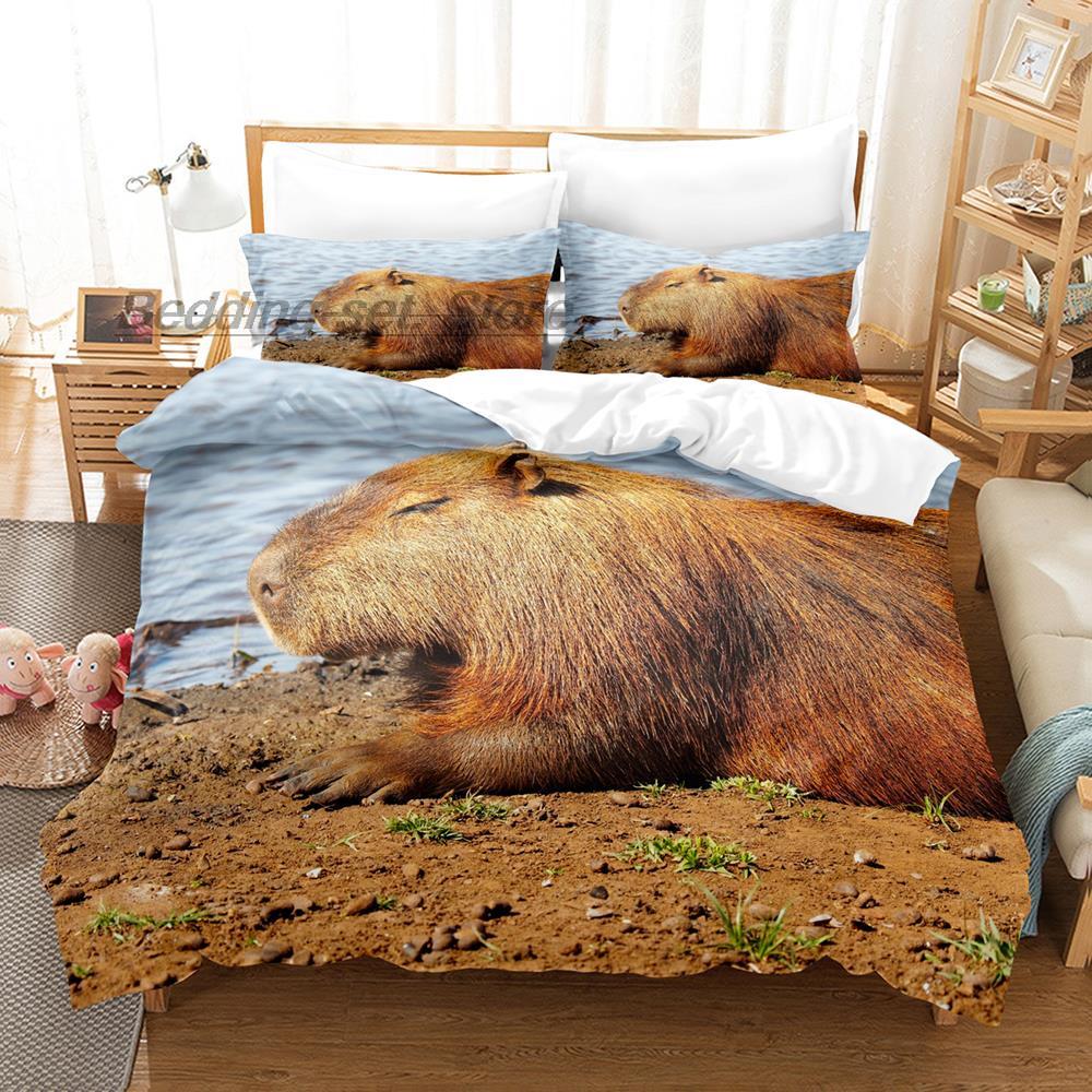 

Capybaras Bedding Set Single Twin Full Queen King Size Bed Set Aldult Kid Bedroom Duvetcover Sets 3D Print Anime Bed Sheet Set EU Single(135*200cm)3pcs