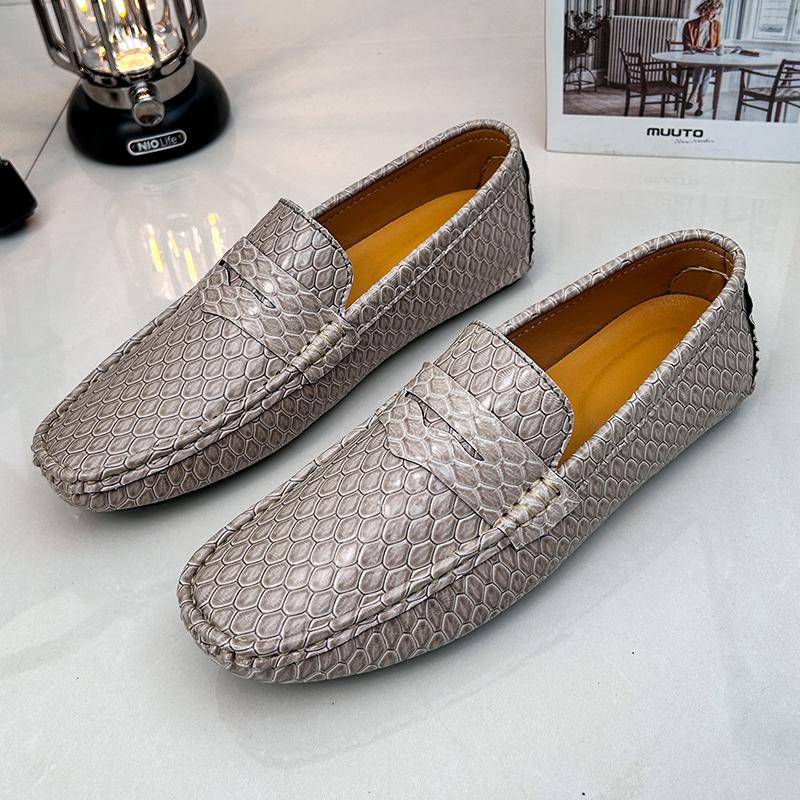 Fashion 2025 New Men Handmade Printed Beanie Shoes Fashion Soft Sole Casual Slip-On Comfort Lazy Loafers Shoes Brand Men's Driving Shoes