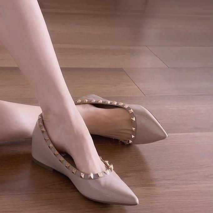 New inner height increase French nude rivet pointed single shoes summer flat bottom small fragrant wind light mouth Mary Jane shoes