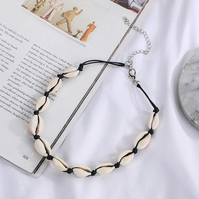 Vintage European-American Shell Necklace: Retro Fashion Accessory & Trendy Travel Souvenir