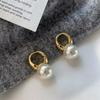 Korean Minimalist Pearl Ear Cuffs: Light Luxury Fashion with Unique Design