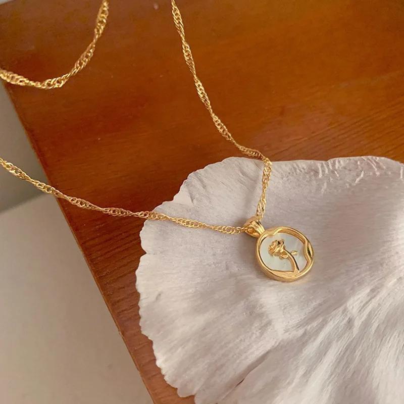 New Vintage Rose Pendant Stainless Steel Necklace for Women Irregular Round Shell Metal Clavicle Chain Party Jewelry