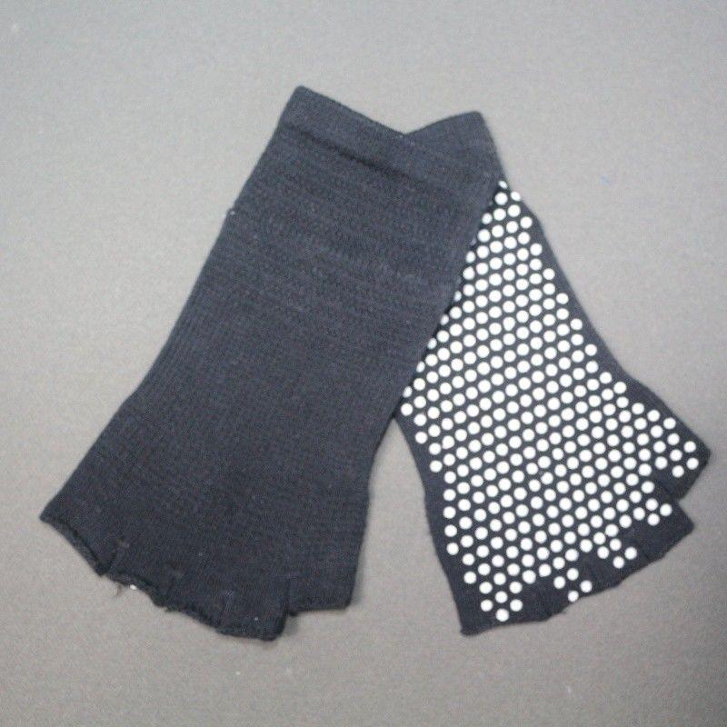 

Three-Point Open Toe Yoga Socks Non Slip Professional Women Pilates Non-Slip Socks Indoor Sports Aerobics Socks Japanese Style Black