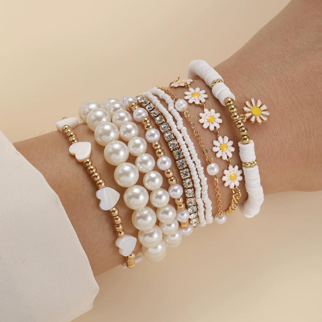 Multi-layer 4pcs Vintage Daisy Flower Pendant Pearl Bracelet Set for Women Bohemian Beaded Enamel Star Stackable String Bracelet
