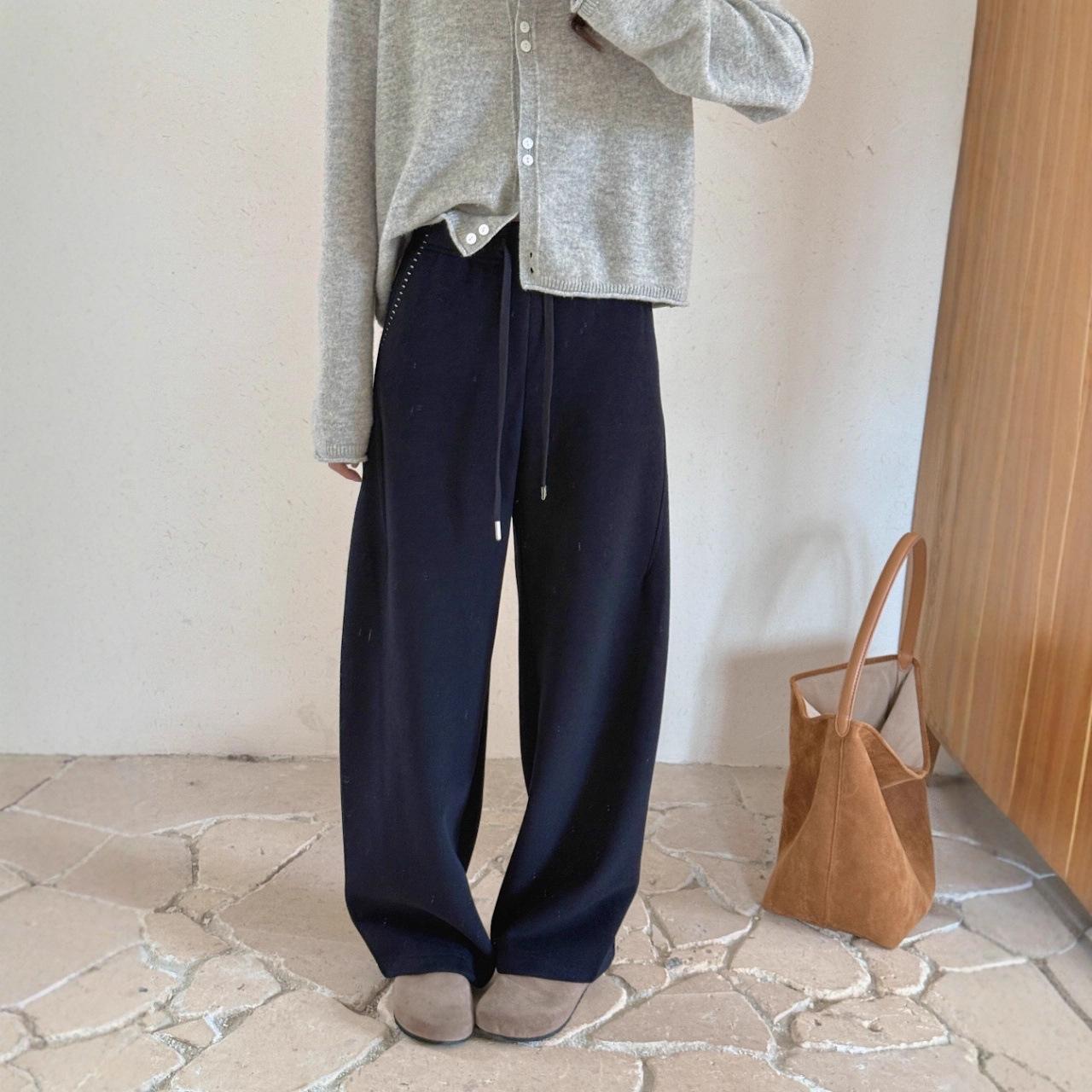

Fluffy Moon Jacquard Woolen Pants - Embroidered, Elastic Waist, Thick & Warm for Autumn/Winter Large (115-125 lbs) темно-синього кольору