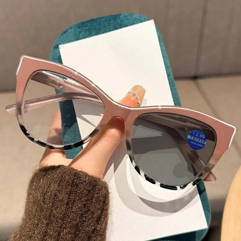 Contrast Color Cat Eye Pochromic Myopia Glasses Indoor Outdoor UV Sunglasses Blue Light Blocking Computer Near Sight Glasses