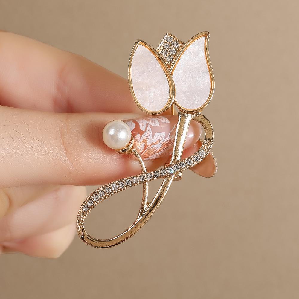 High-End Pearl & Rhinestone Butterfly Brooch for Women's Fashion Suits and Scarves