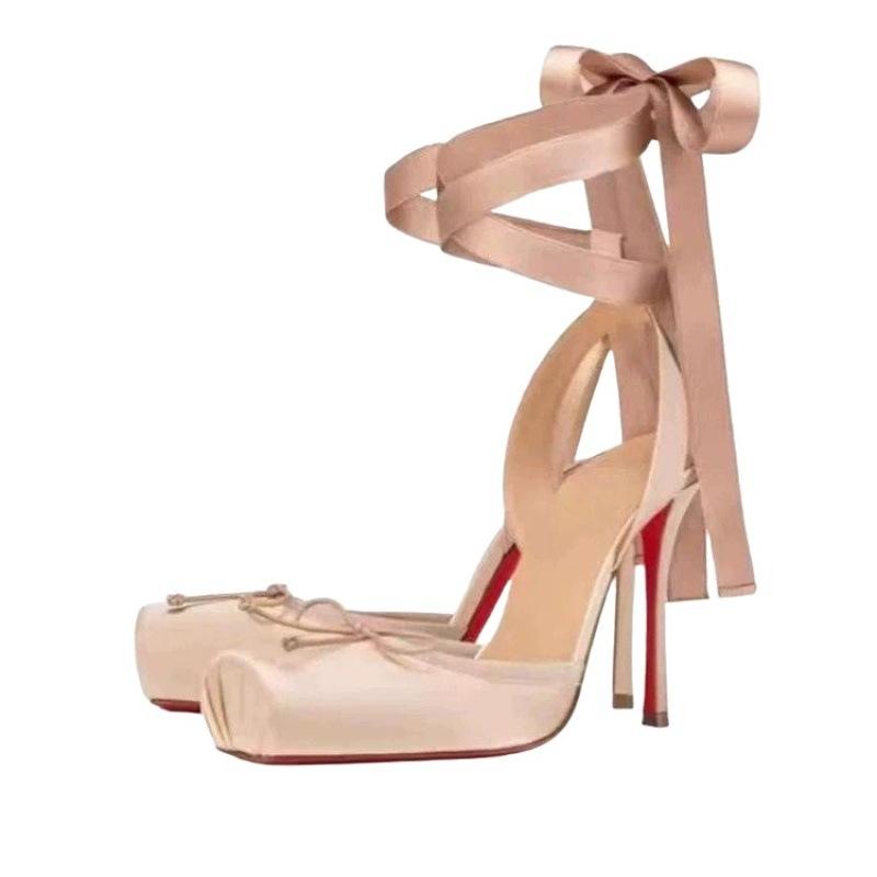 Célébrités d'Internet avec les mêmes talons hauts à brides croisées à bout carré pour femmes automne 2025 nouvelles sandales à talons aiguilles ballerines à bout carré