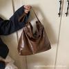 Large-capacity Tote Bag, New Commuter Hand-carried Bucket Bag, Simple Trend Crossbody Shoulder Women's Bag