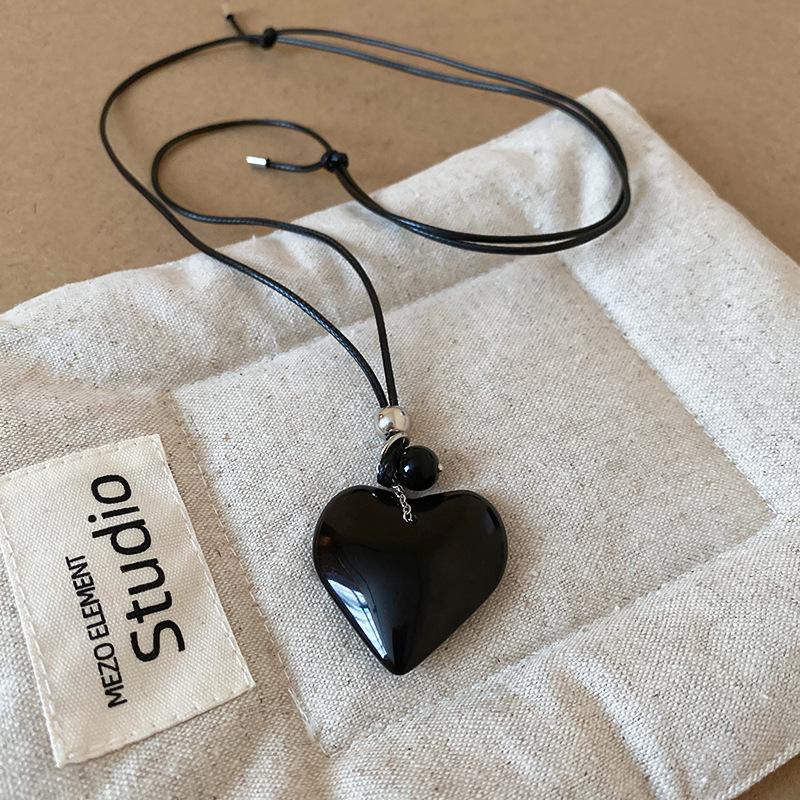 Elegant Geometric Resin Ring Necklace: Chic Long Chain for Women