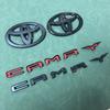 Kycr7 2pcs Hood Badge Trunk Badge OVERLAY Modification Gloss Black Matte Black Suitable for 2024 2025 9th Generation Toyota Camry