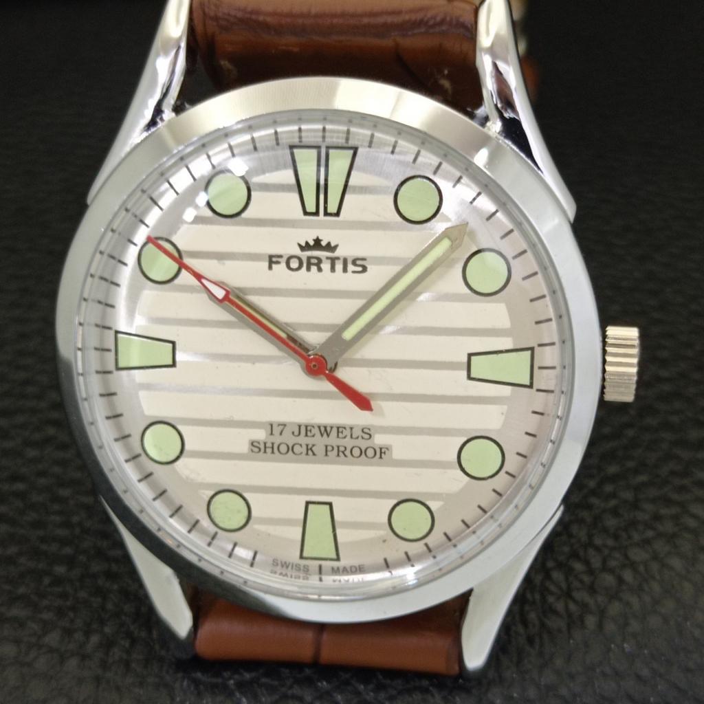 HAND-WINDING VINTAGE SWISS MENS REFURBISHED SILVER COLOR DIAL WATCH A701050-5 R205a-a701050
