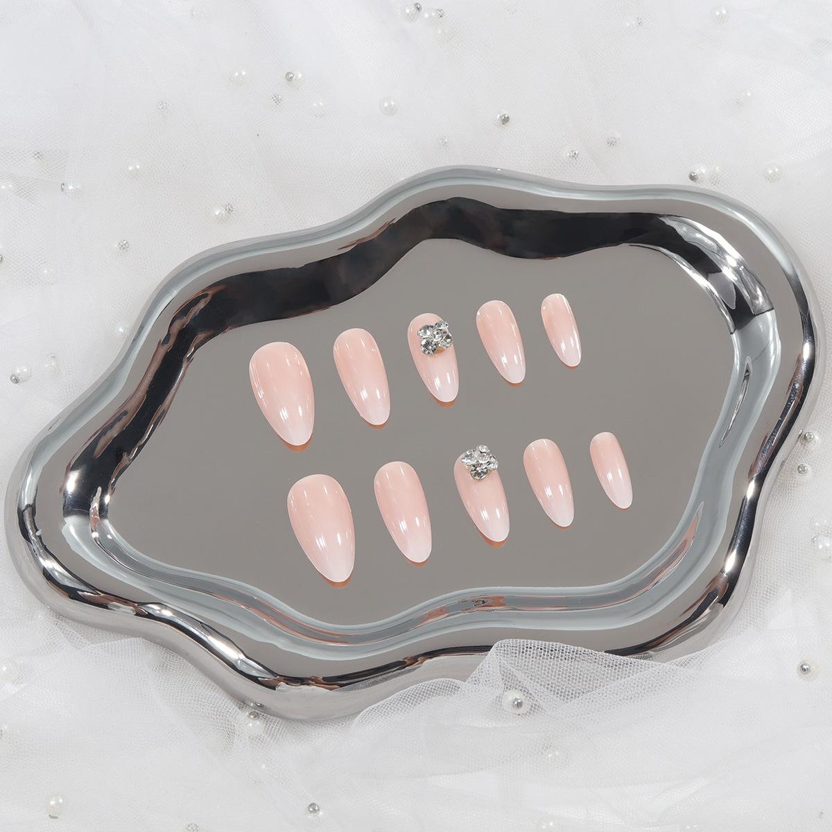 

Нагромождение бриллиантов Простые и постепенные изменения Ношение ногтей Продвинутый смысл Накладные ногти Наклейки для ногтей 24 шт. Glue model