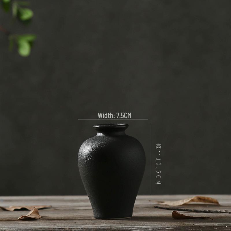 Zen Style Black Ceramic Mini Vase for Dried Flowers – Retro Chinese/Japanese Decor Ornament