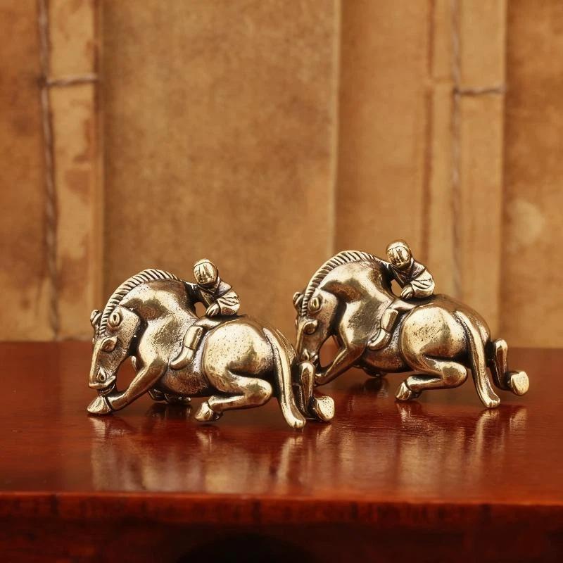 1 Stück Kind Reiten Home Office Schreibtischdekoration 2026 Jahr des Pferdes Messing Feng Shui Pferdefiguren Miniaturgeschenk