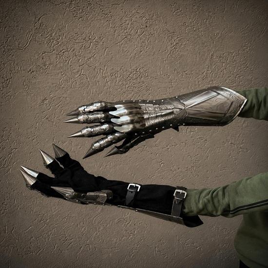 Handmade Etched Fantasy Gauntlets, Medieval Gothic Steel Armor Gloves, LARP Cosplay Pair
