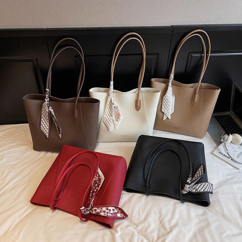 Women Elegant Simple Silk Scarf Pu Interior Zipper Pouch Stitching Lifestyle