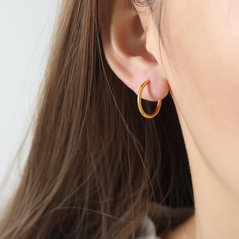 18k Gold Titanium Steel Retro Hoop Earrings - Stylish, Durable, Non-Fading