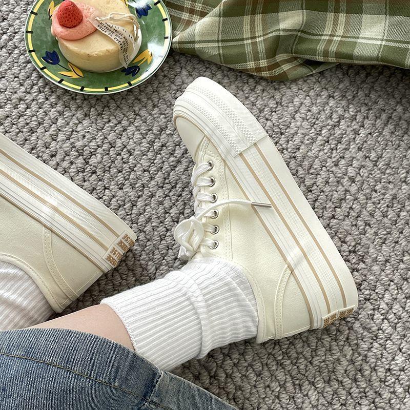 Beautiful girl's shoe shopkeeper, niche cream platform canvas shoes 2025 new little white shoes versatile design big head shoes