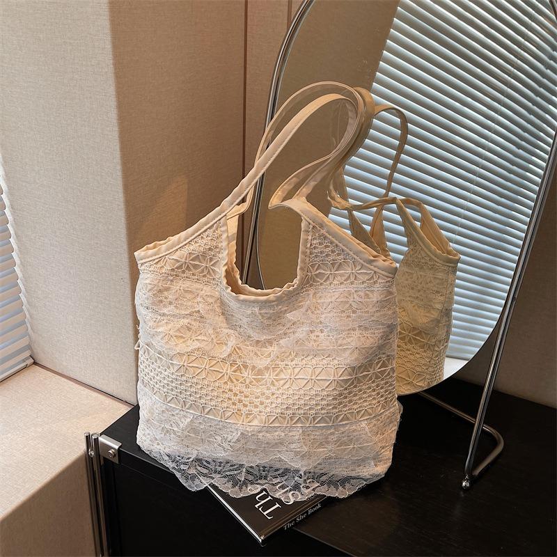 Large Capacity Bag Women's New Fashionable and Cute Lace Shoulder Bag Commuter Versatile Woven Tote Bag